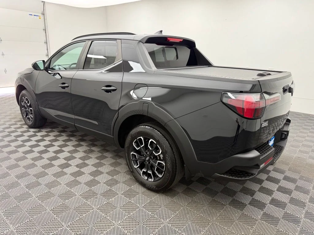 Used 2024 Black Hyundai SEL image 11