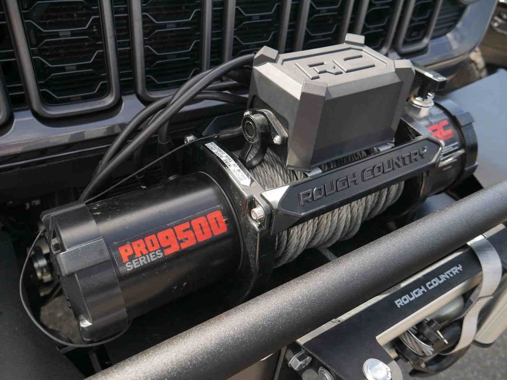 Used 2025 Gray Jeep Rubicon image 27