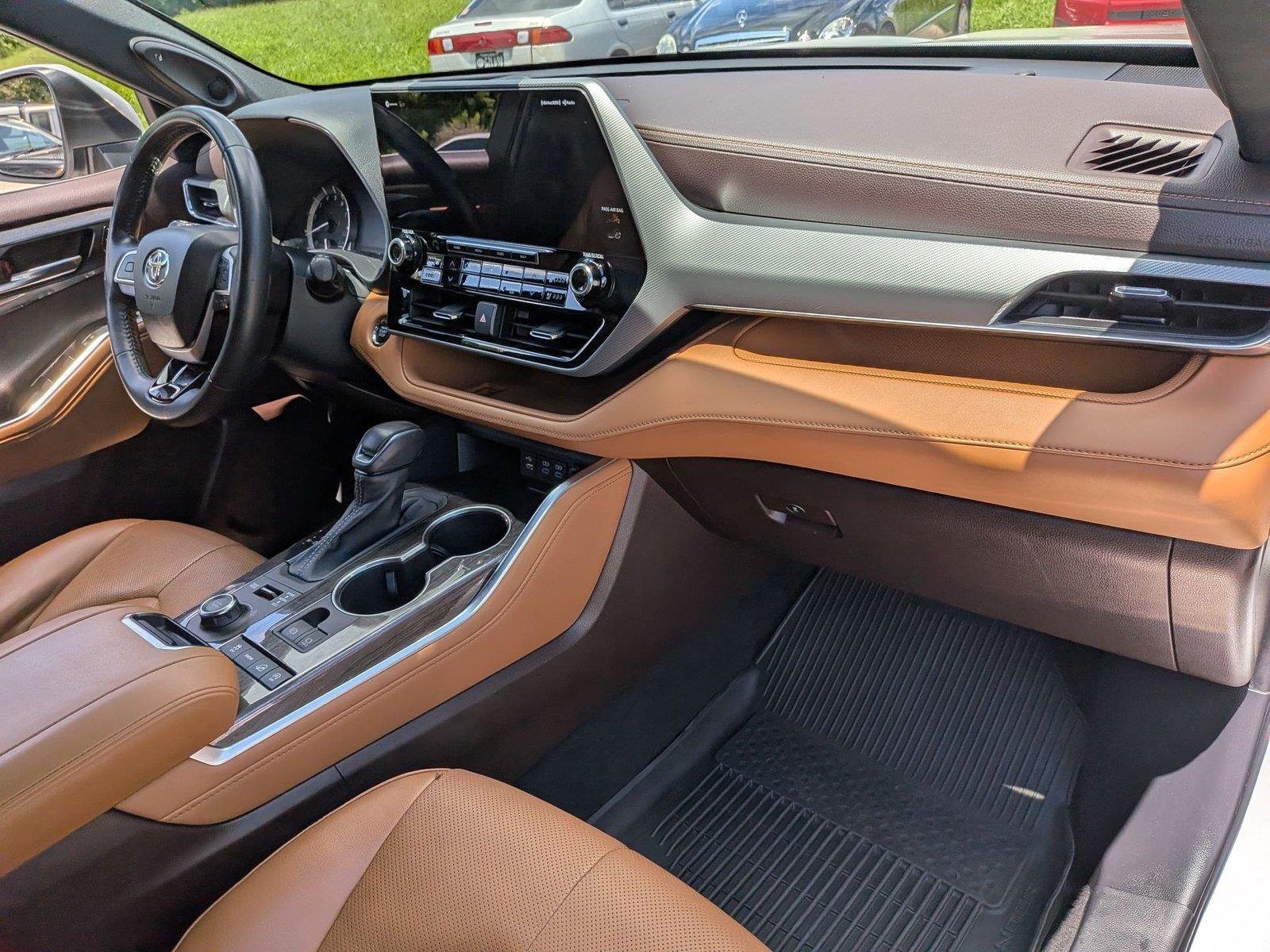 Used 2022 Wind Chill Pearl Toyota Platinum image 37