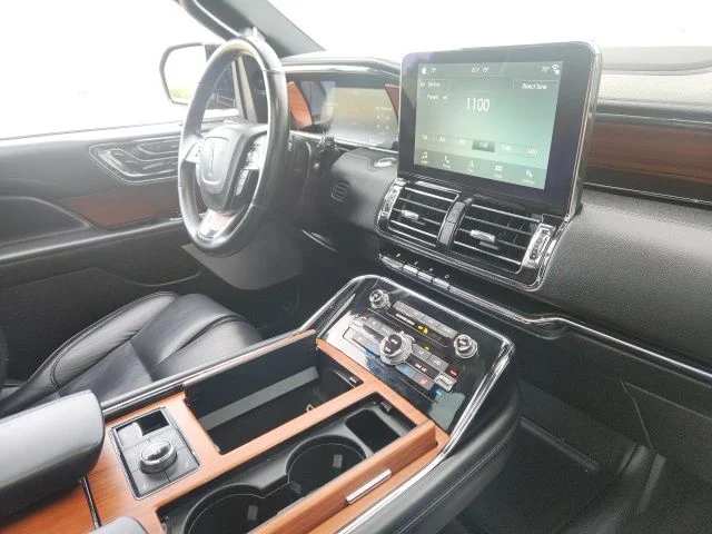 Used 2019 Black Lincoln Reserve image 22