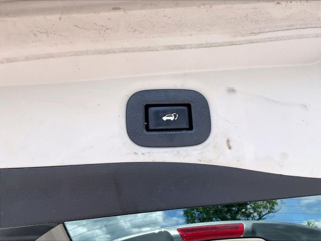 Used 2019 Gun Metallic Nissan SL image 37