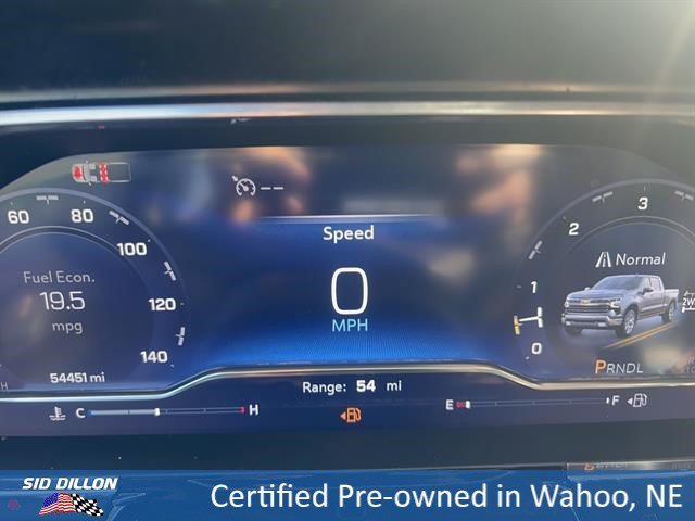 Used 2024 Summit White Chevrolet LT image 10