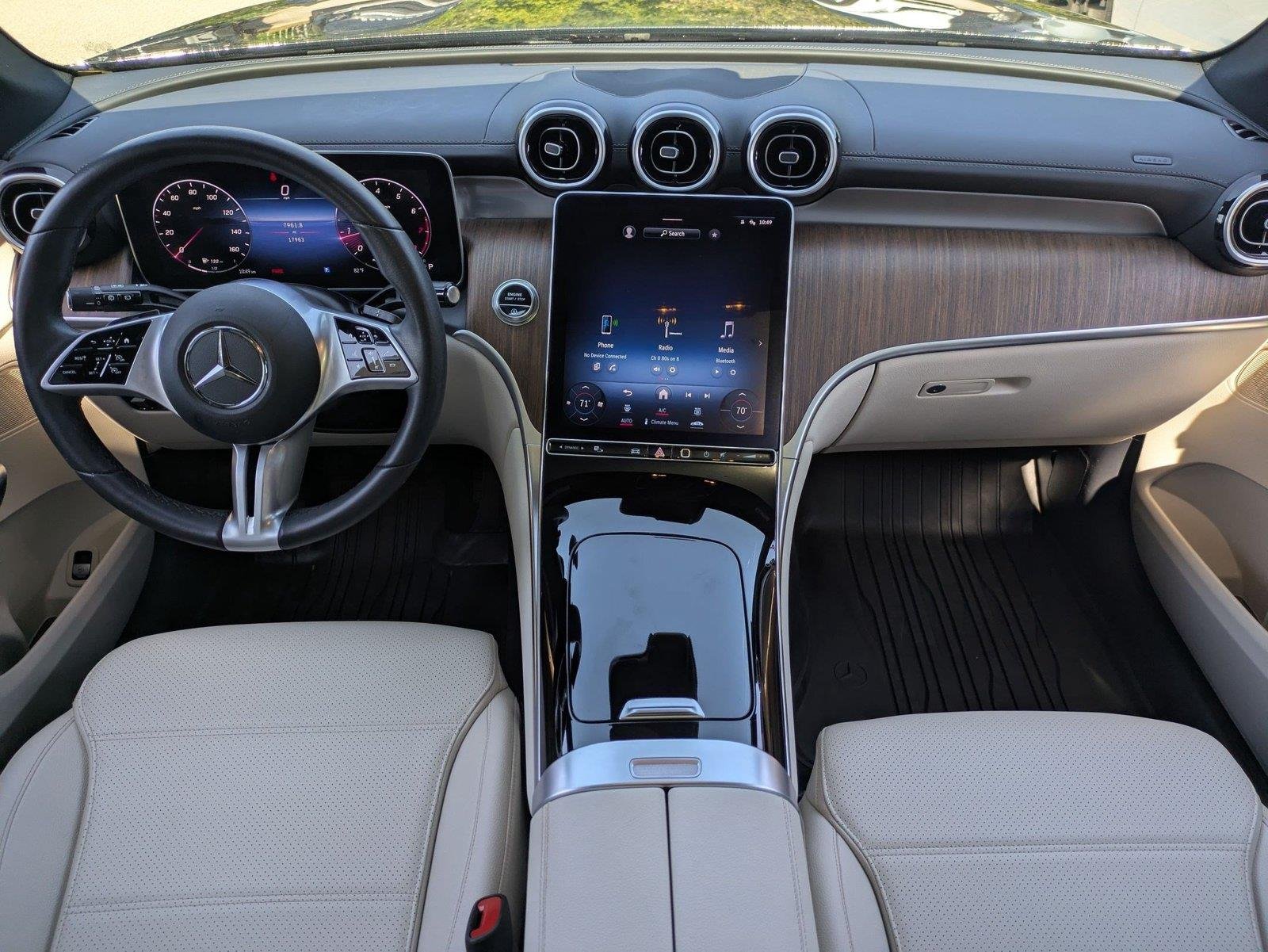 Used 2024 Black Mercedes-Benz GLC 300 image 29