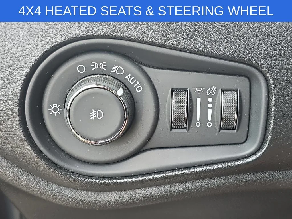 Certified Used 2020 Gray Jeep Latitude image 18
