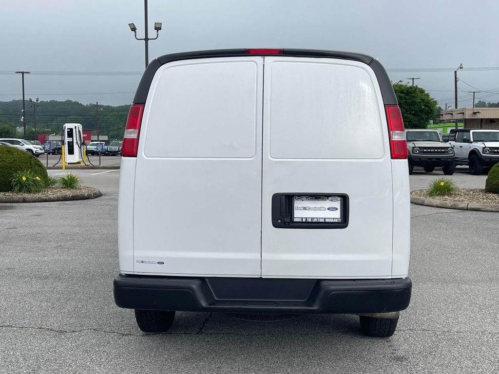 Used 2020 Summit White Chevrolet Work Van image 4