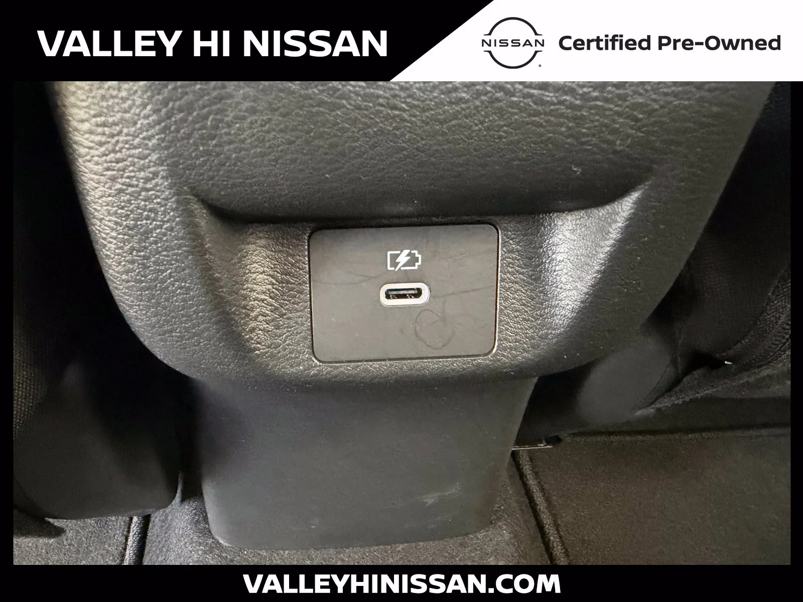 2025 Nissan Versa Sedan SR - Photo 19