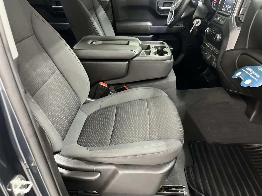 Used 2021 SHADOW GRAY METALLIC Chevrolet Custom image 29