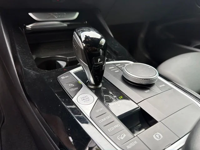 Used 2024 Gray BMW xDrive30i image 19