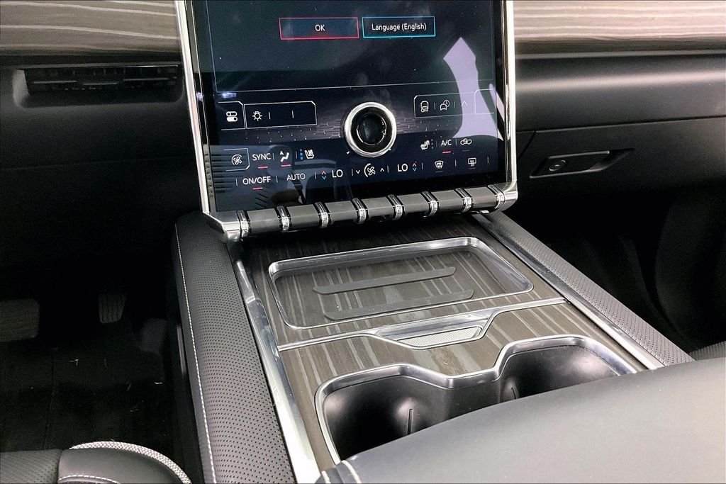 Used 2025 White GMC Denali image 8