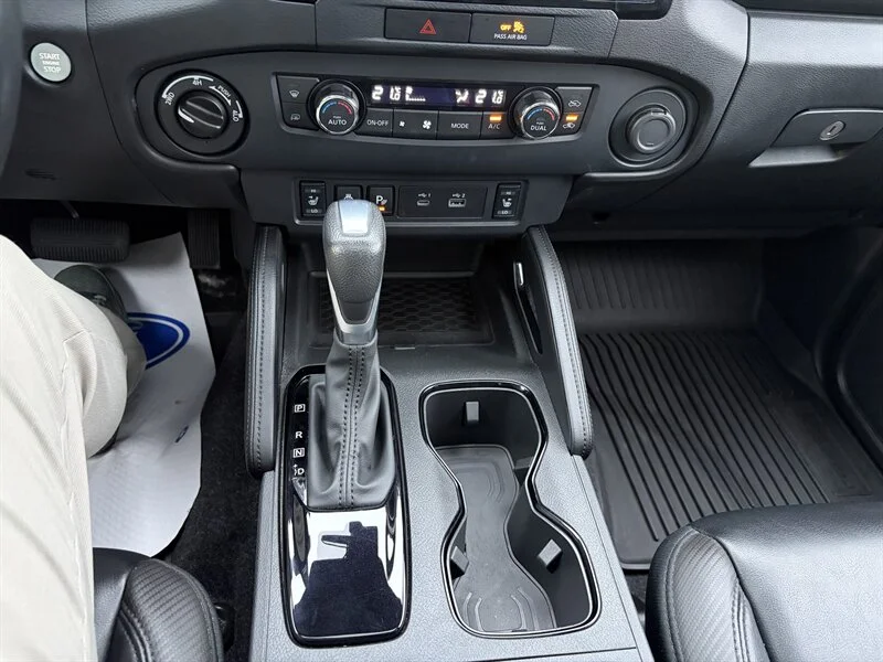 Used 2022 Black Nissan PRO-4X image 9