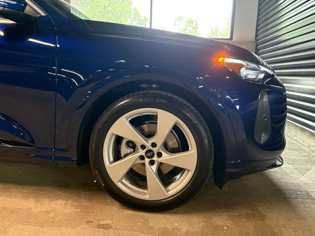 New 2026 Navarra Blue Metallic Audi 2.0T Prestige image 11