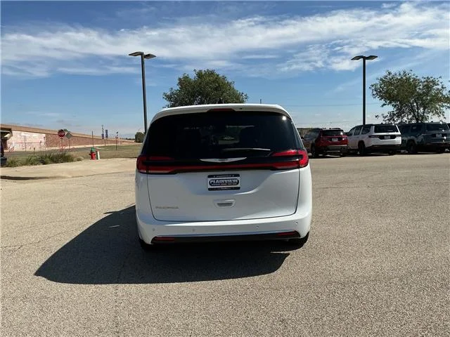 Used 2025 Bright White Clearcoat Chrysler Select Front-Wheel Drive Passenger image 7
