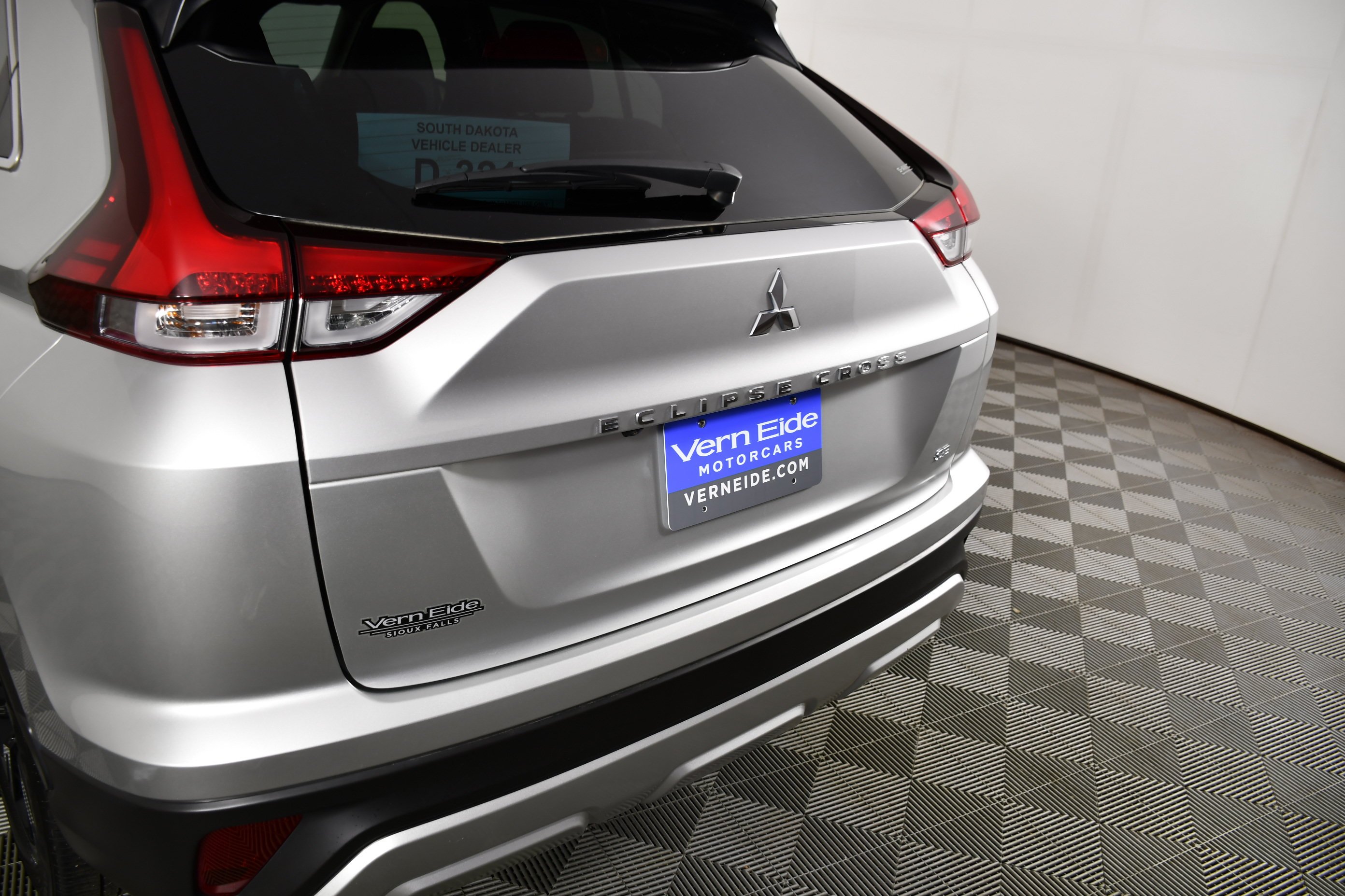 Certified Used 2024 Alloy Silver Metallic Mitsubishi SE image 15