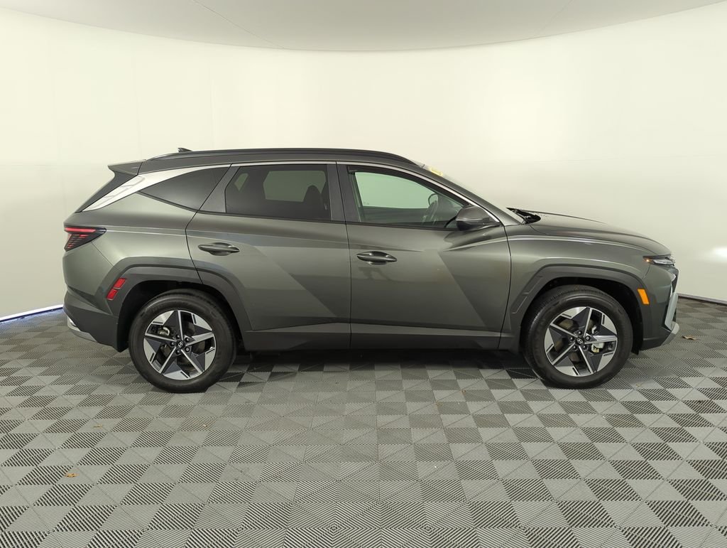 Used 2025 Gray Hyundai SEL Convenience image 7