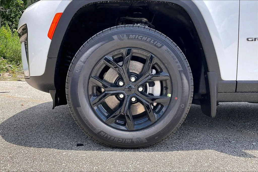 New 2026 Jeep Grand Cherokee L Laredo 4D Sport Utility