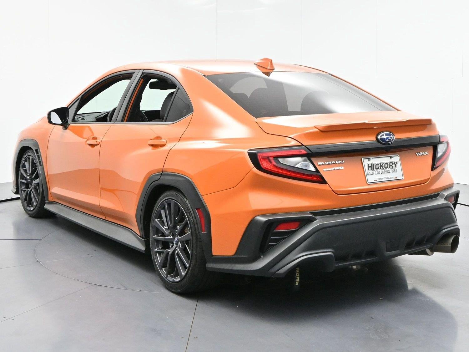 Used 2022 Solar Orange Pearl Subaru Limited image 5