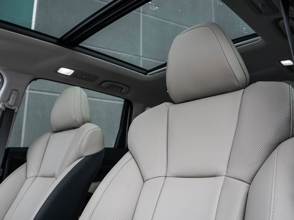 New 2026 CRYSTAL WHITE PEARL Subaru Limited 7-Passenger image 21
