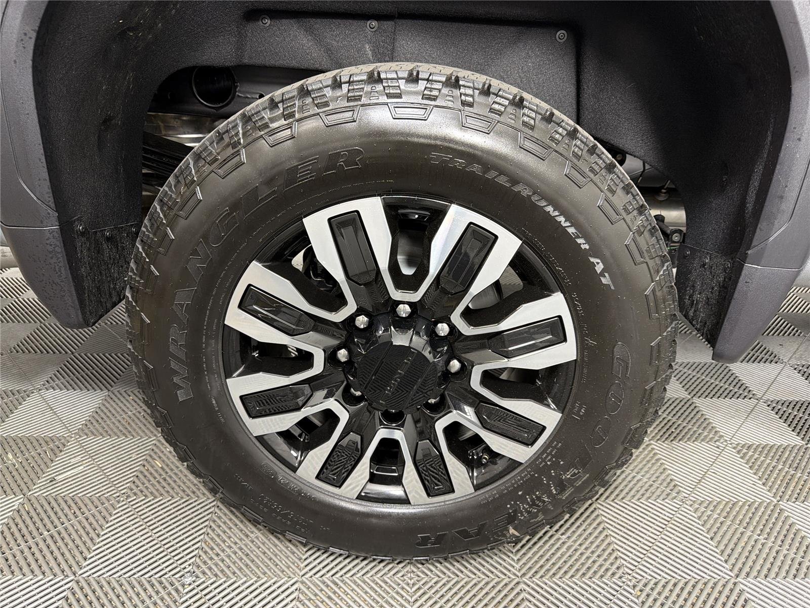 2026 GMC Sierra 2500HD Denali Ultimate - Photo 16