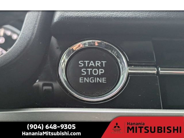 Used 2024 Silver Mitsubishi SE image 33