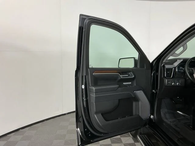 Used 2025 Black GMC Denali image 16