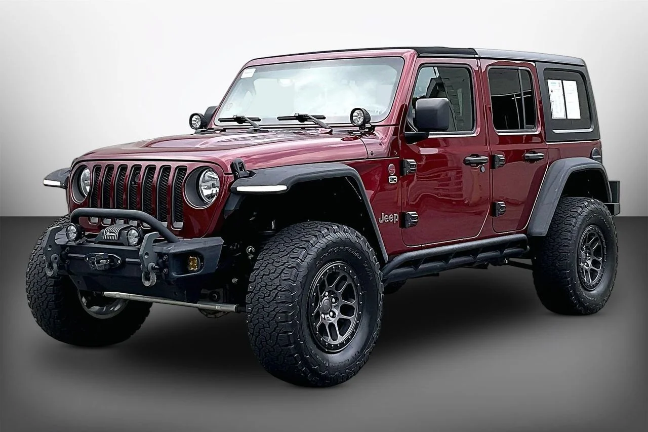 Used 2021  Jeep Rubicon image 4
