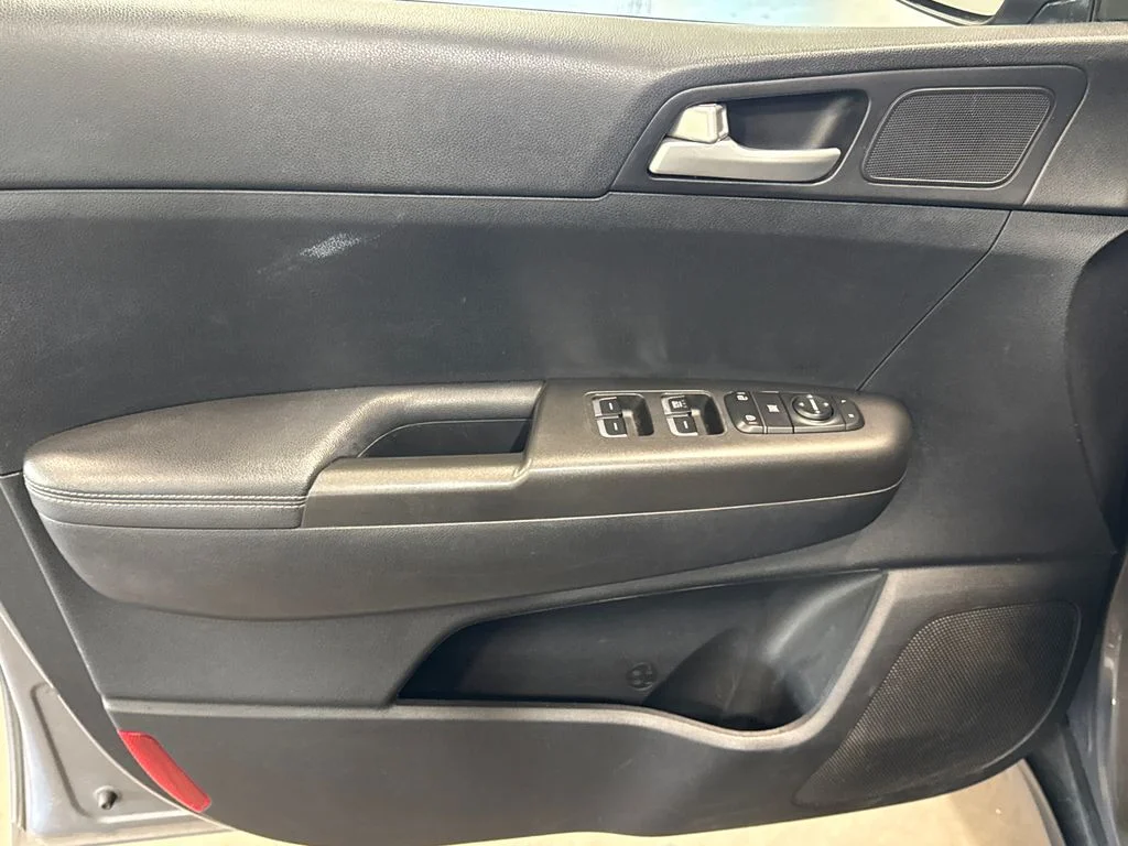 Used 2018 Silver Kia LX image 8