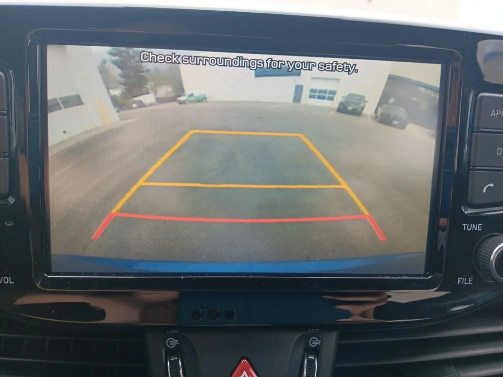 Used 2018 Electric Blue Metallic Hyundai Base image 33