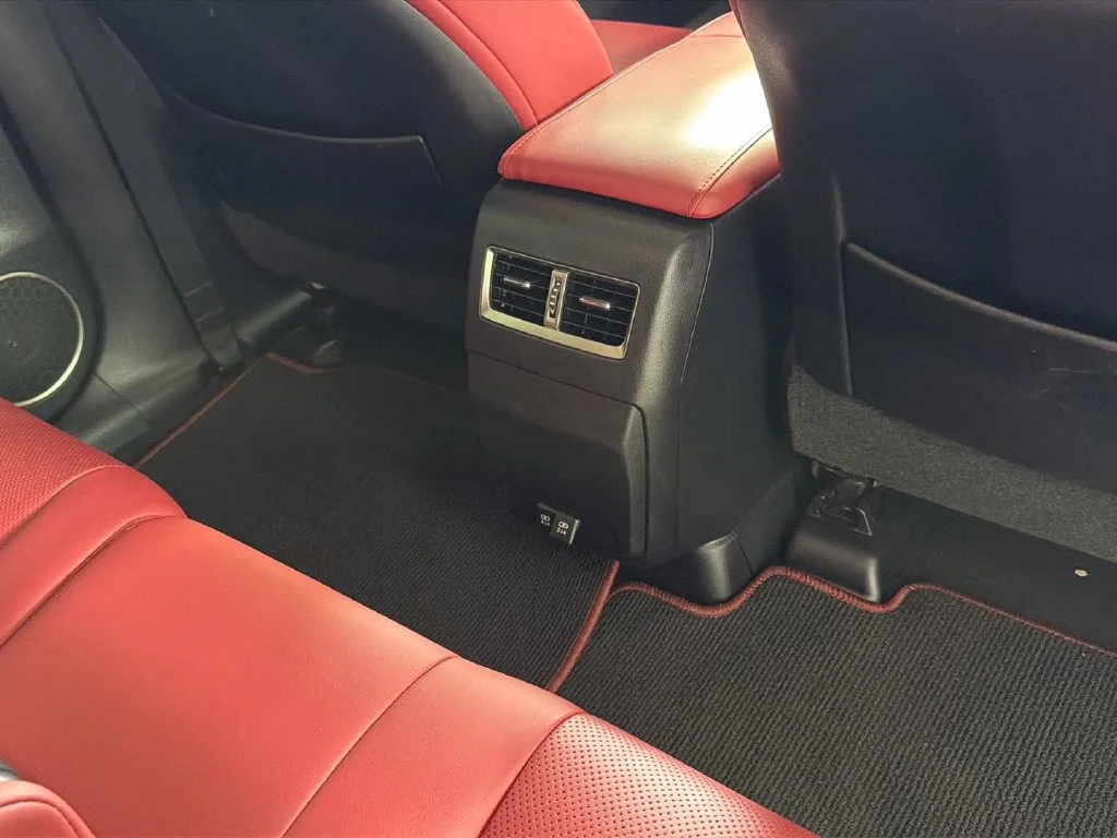 Used 2022 White Lexus F SPORT Handling image 32