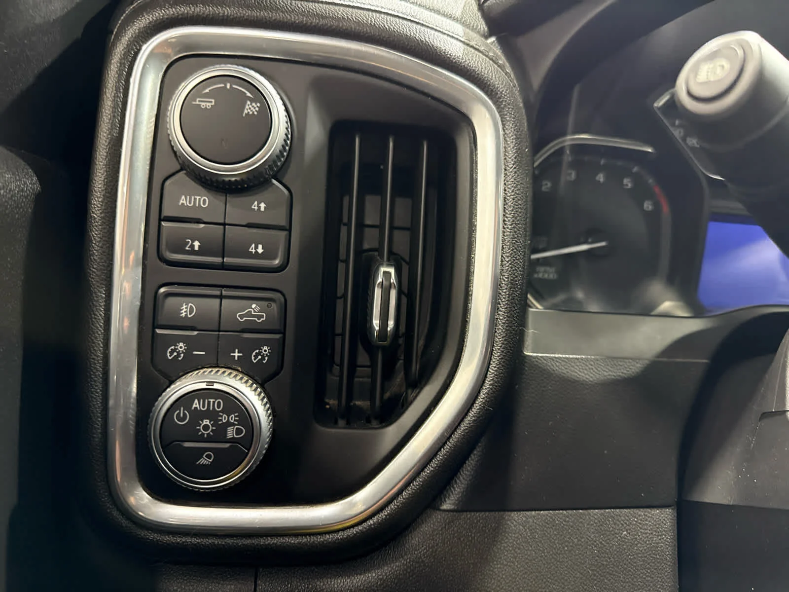 Certified Used 2019 SUMMIT WHITE GMC SLT image 21