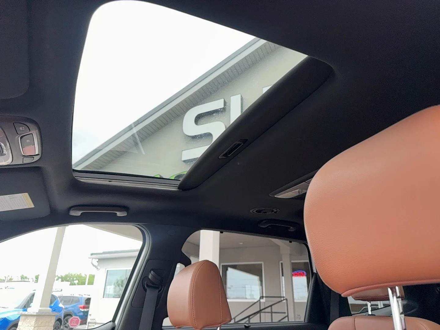 Used 2024 White Kia SX X-LINE image 14