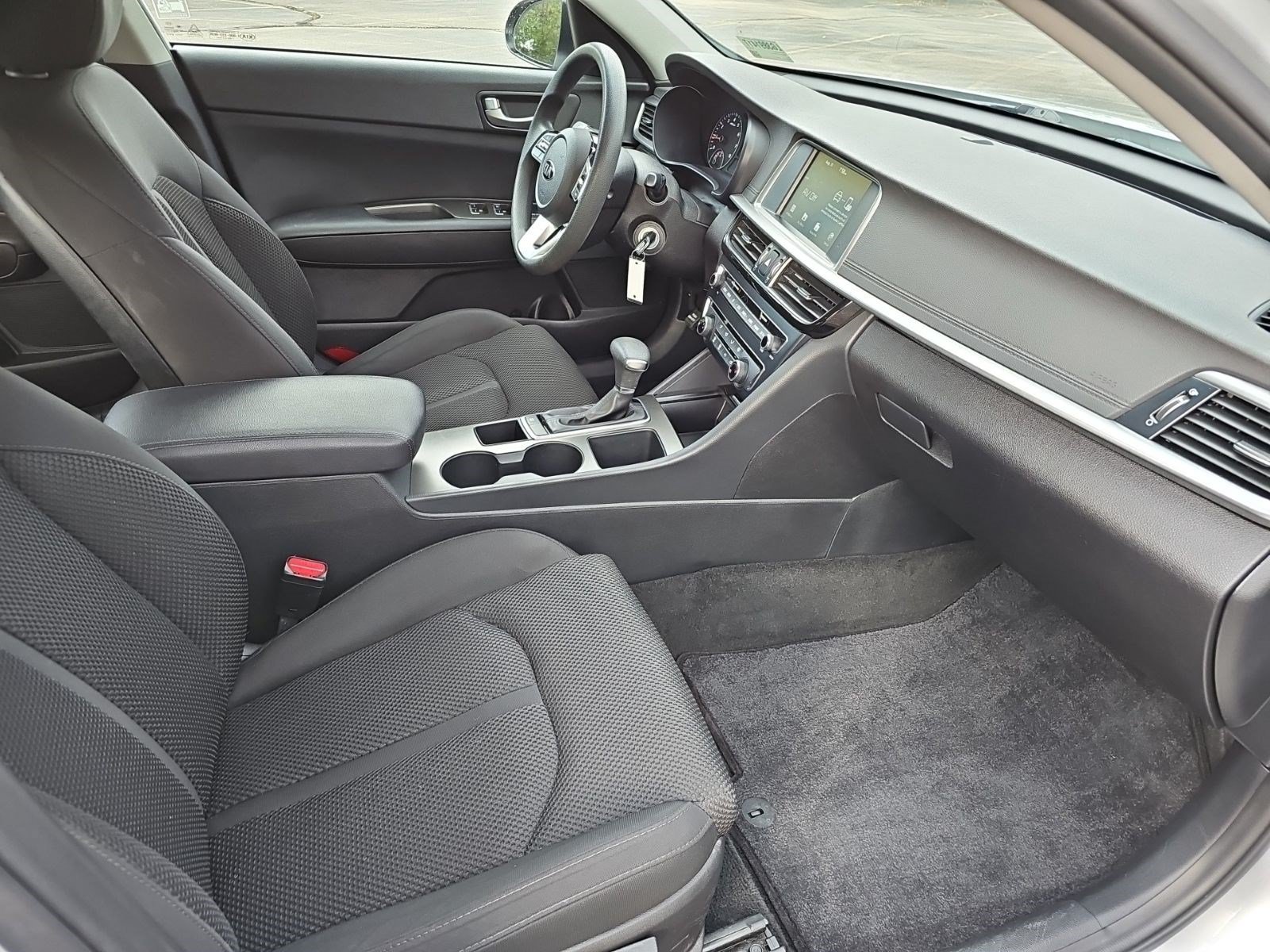 Used 2020 Sparkling Silver Kia LX image 9