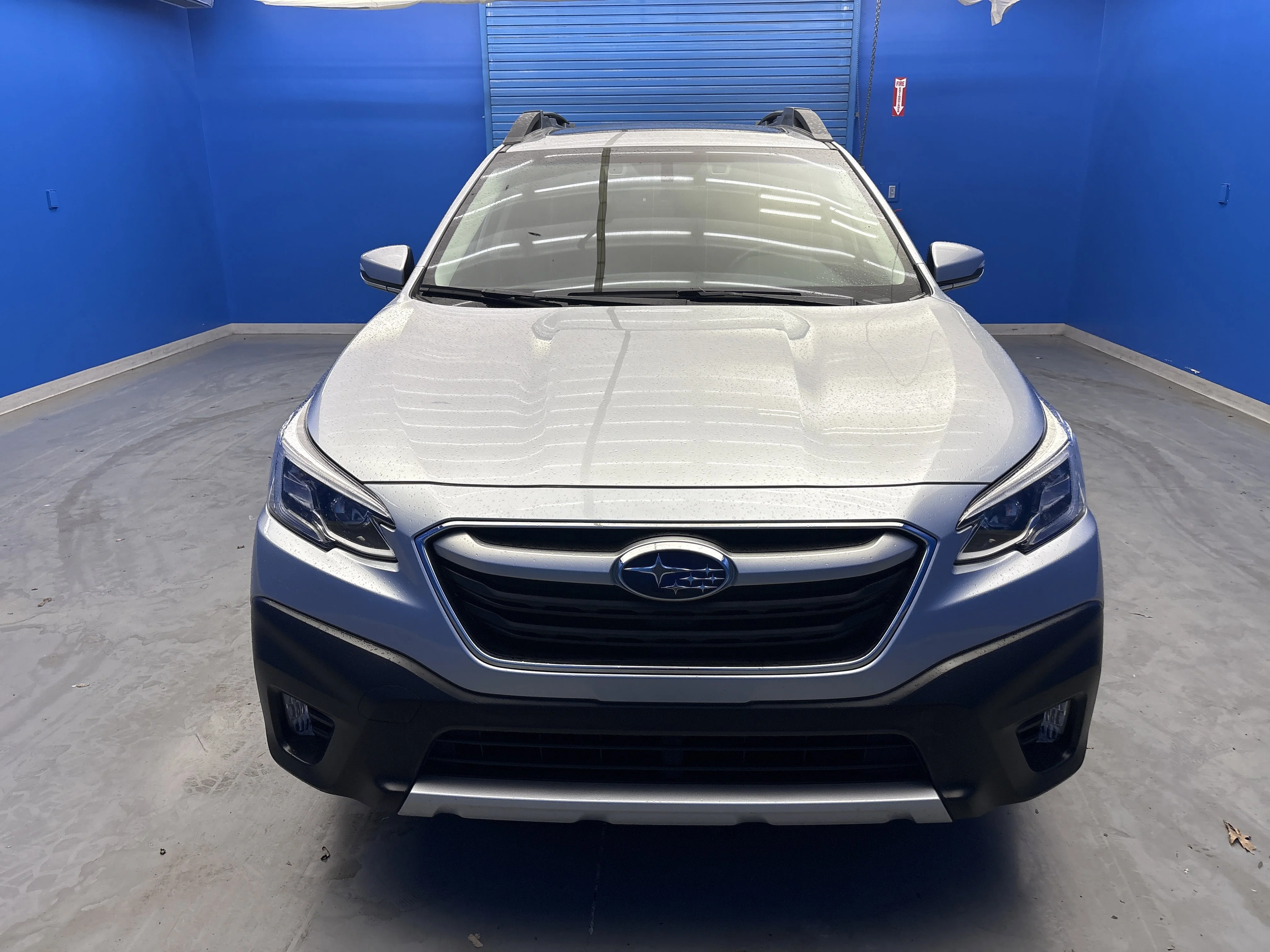 Used 2020 Ice Silver Metallic Subaru Limited image 3