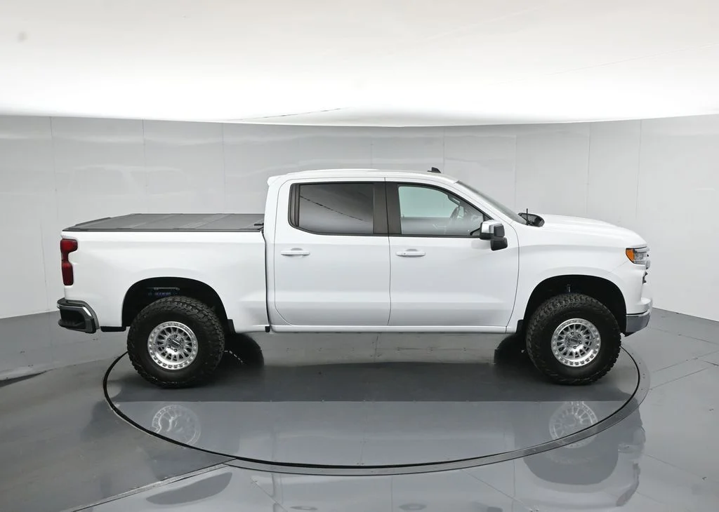 Used 2023 White Chevrolet LT image 42