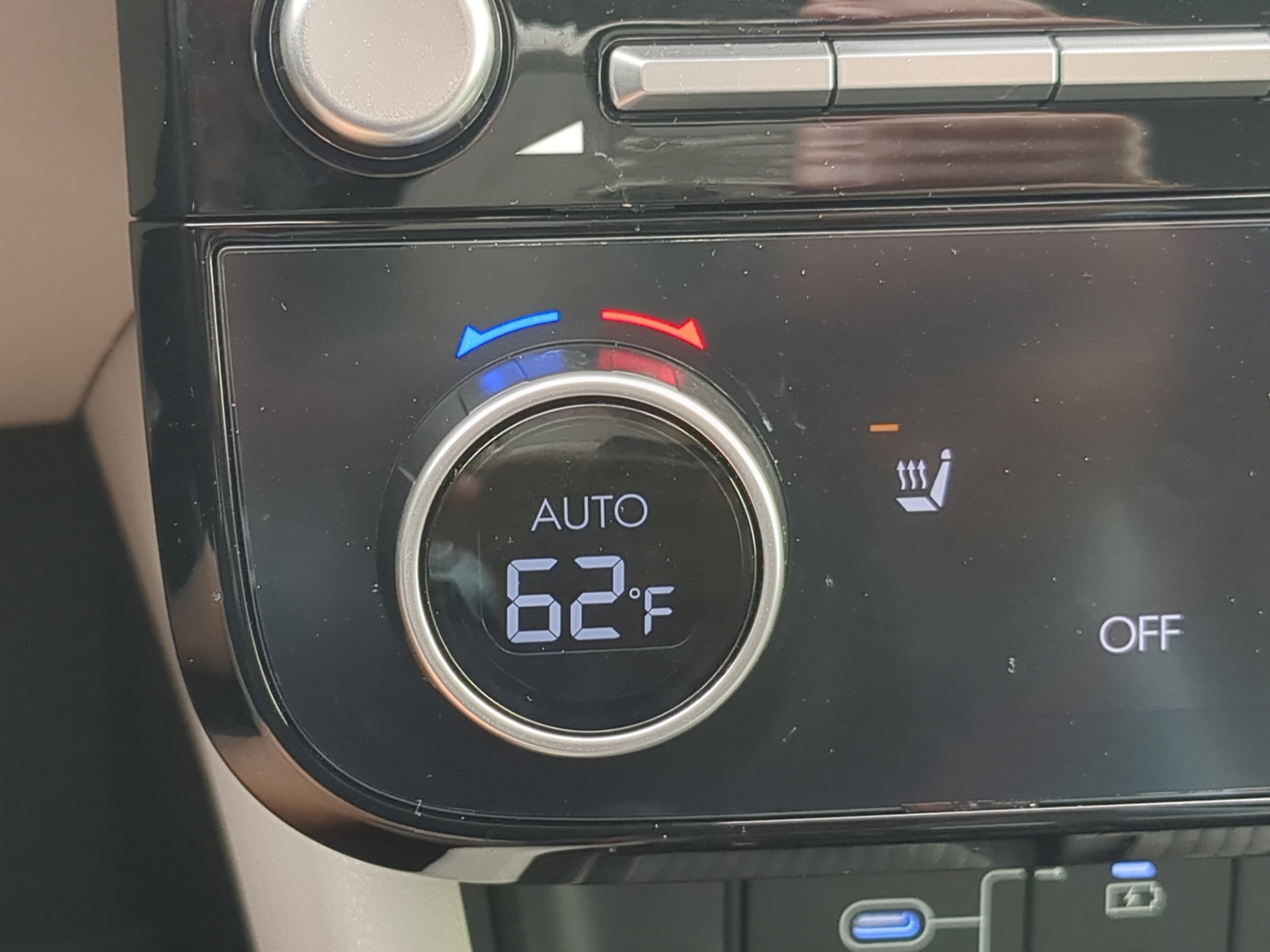Used 2025 Ecotronic Gray Hyundai SEL Convenience image 28