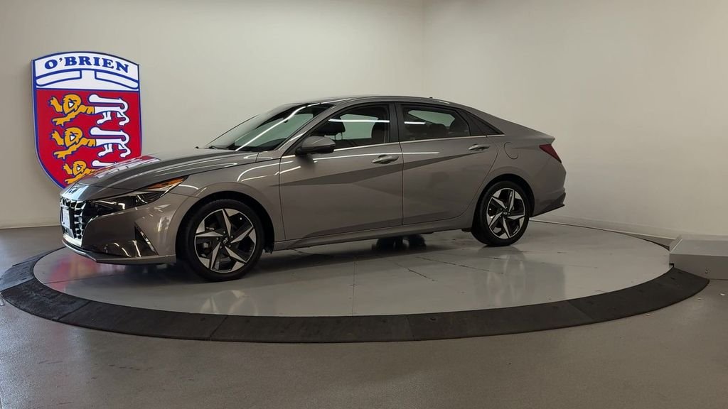 Used 2021 Fluid Metal Hyundai SEL image 8