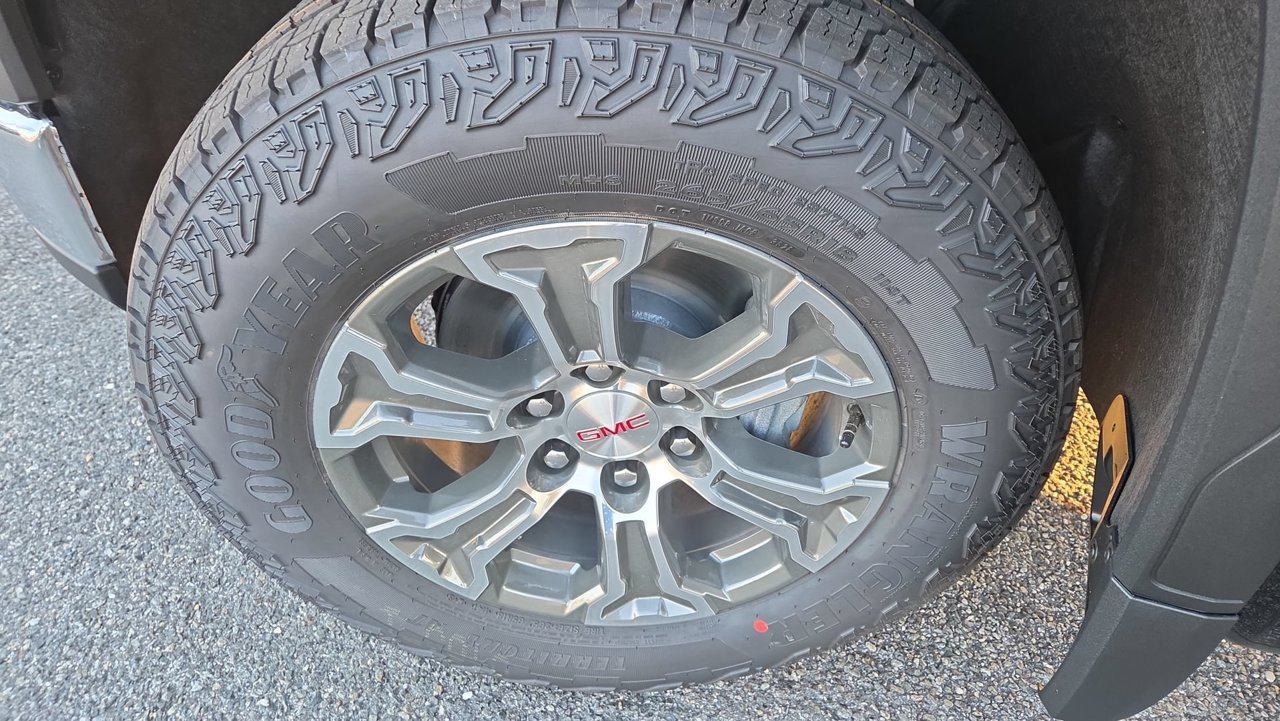 2026 GMC Sierra 1500 SLT - Photo 6