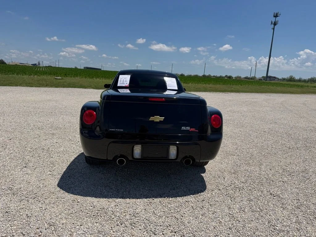 2003 Chevrolet SSR LS - Photo 4