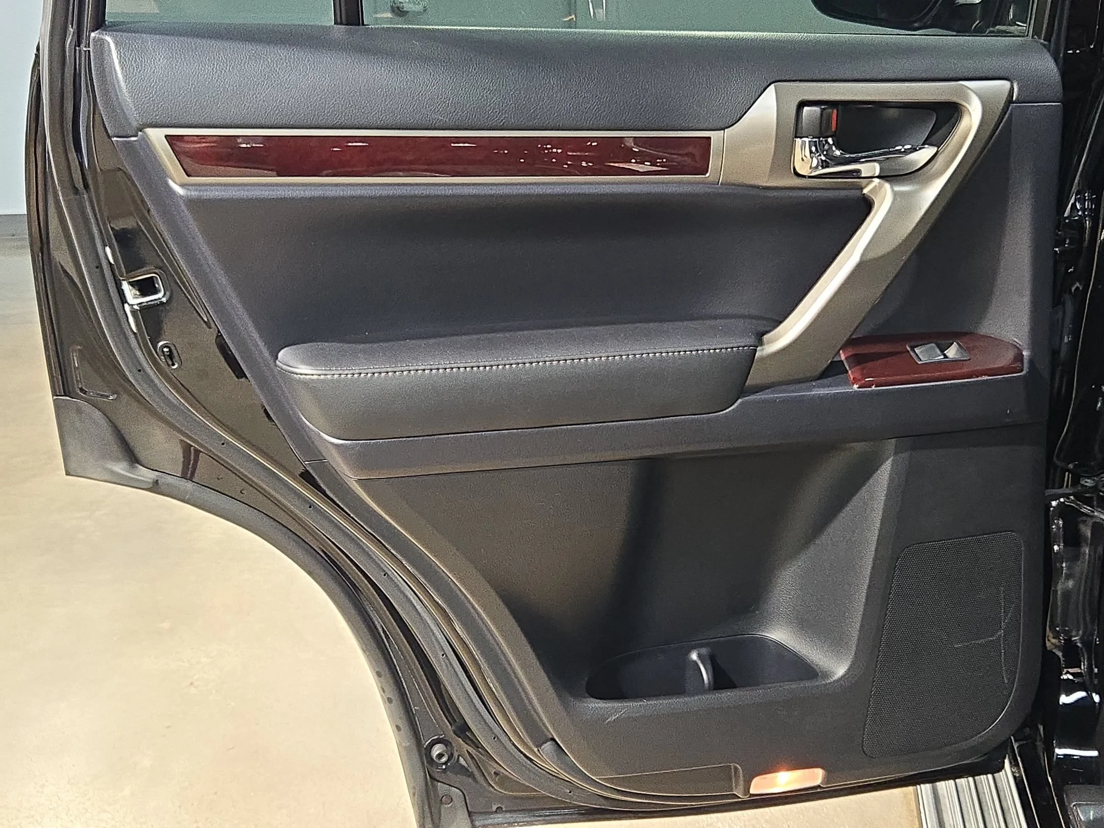 Used 2017 Black Onyx Lexus GX 460 image 35
