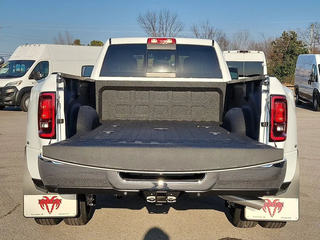 New 2026 Bright White Clear-Coat Exterior Paint RAM Tradesman image 8