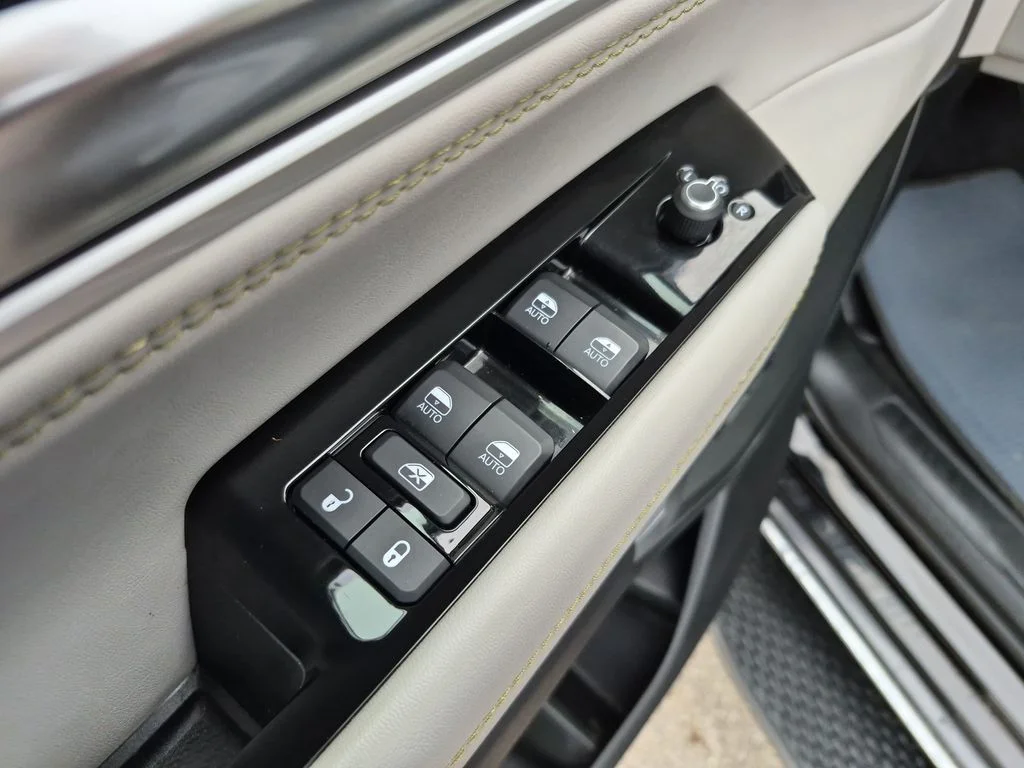Used 2022 Black Jeep Series I image 18