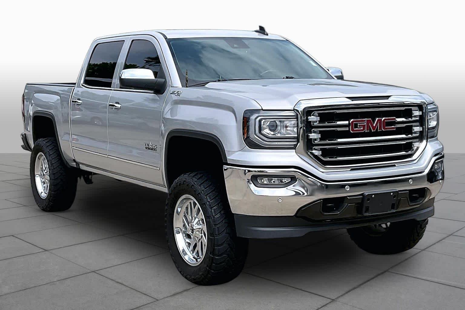 Used 2018 Quicksilver Metallic GMC SLT image 3