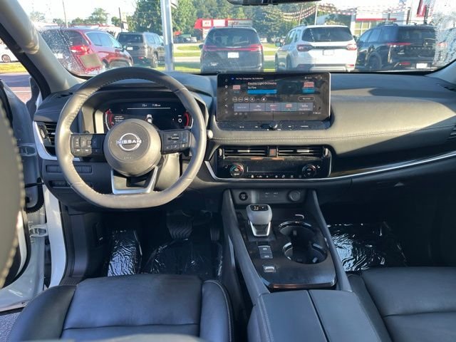 Used 2024 White Nissan SL image 14