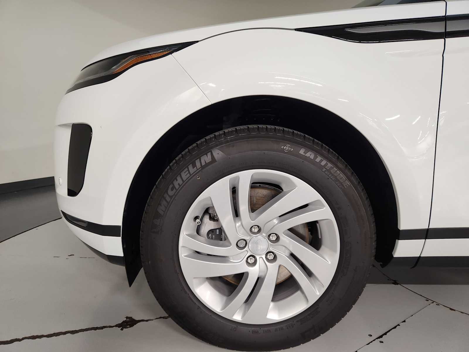 Used 2026 Fuji White Land Rover Core S image 11