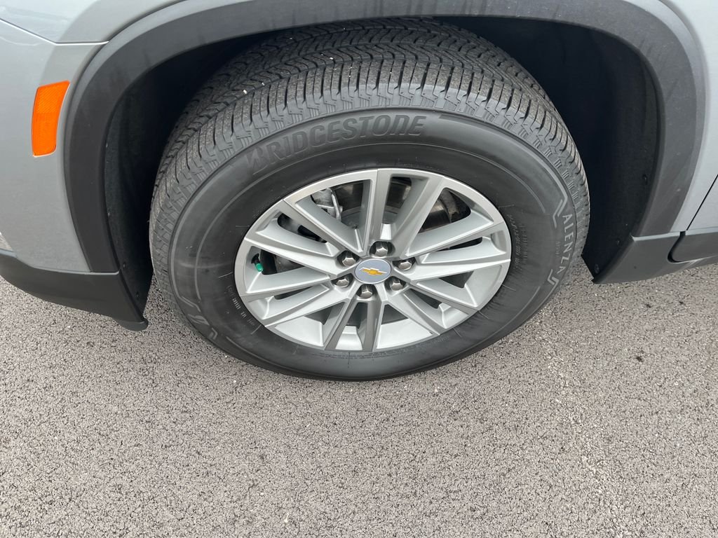 Used 2023 Gray Chevrolet LT image 9