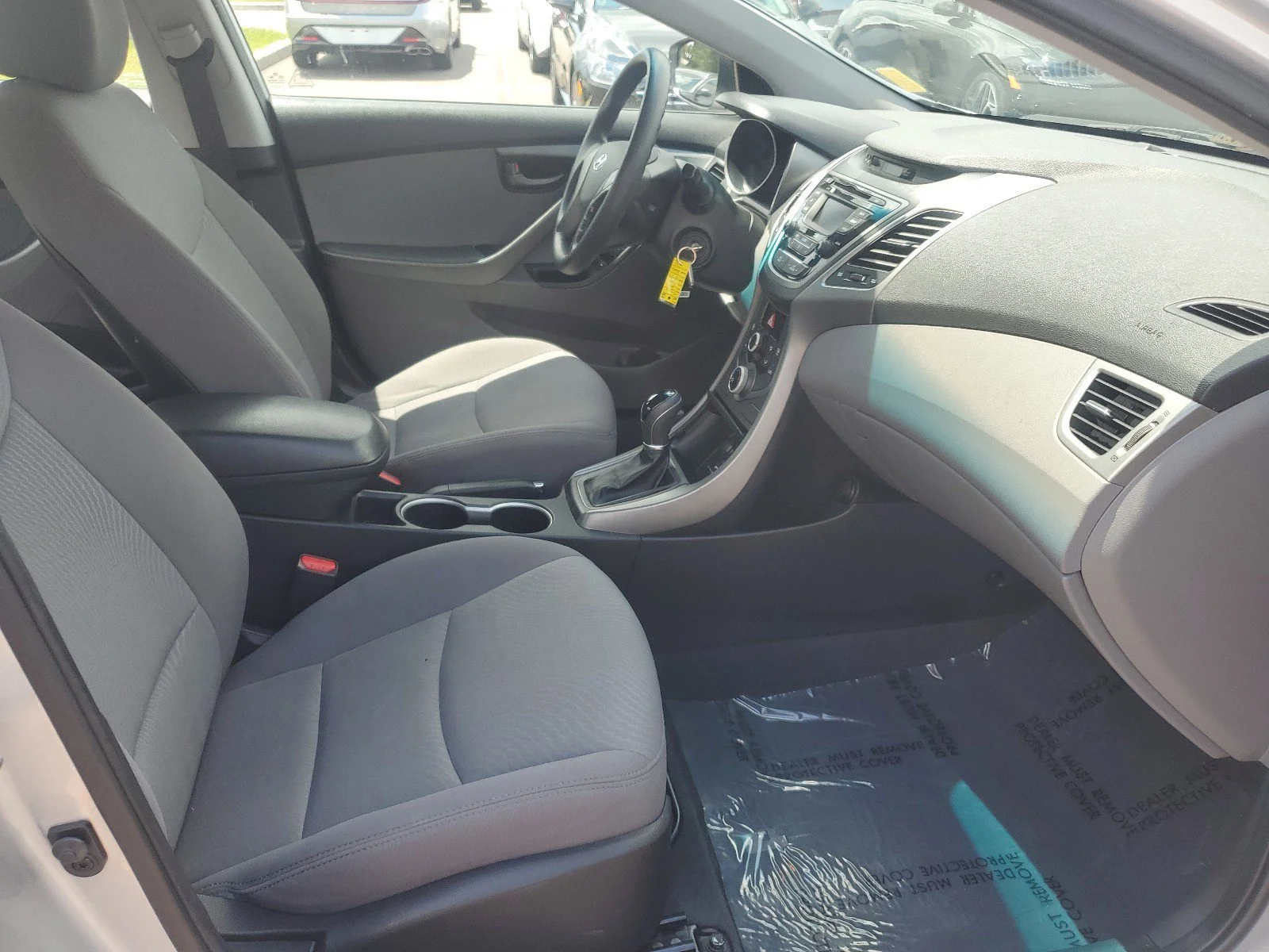 Used 2014 Radiant Silver Hyundai SE image 26
