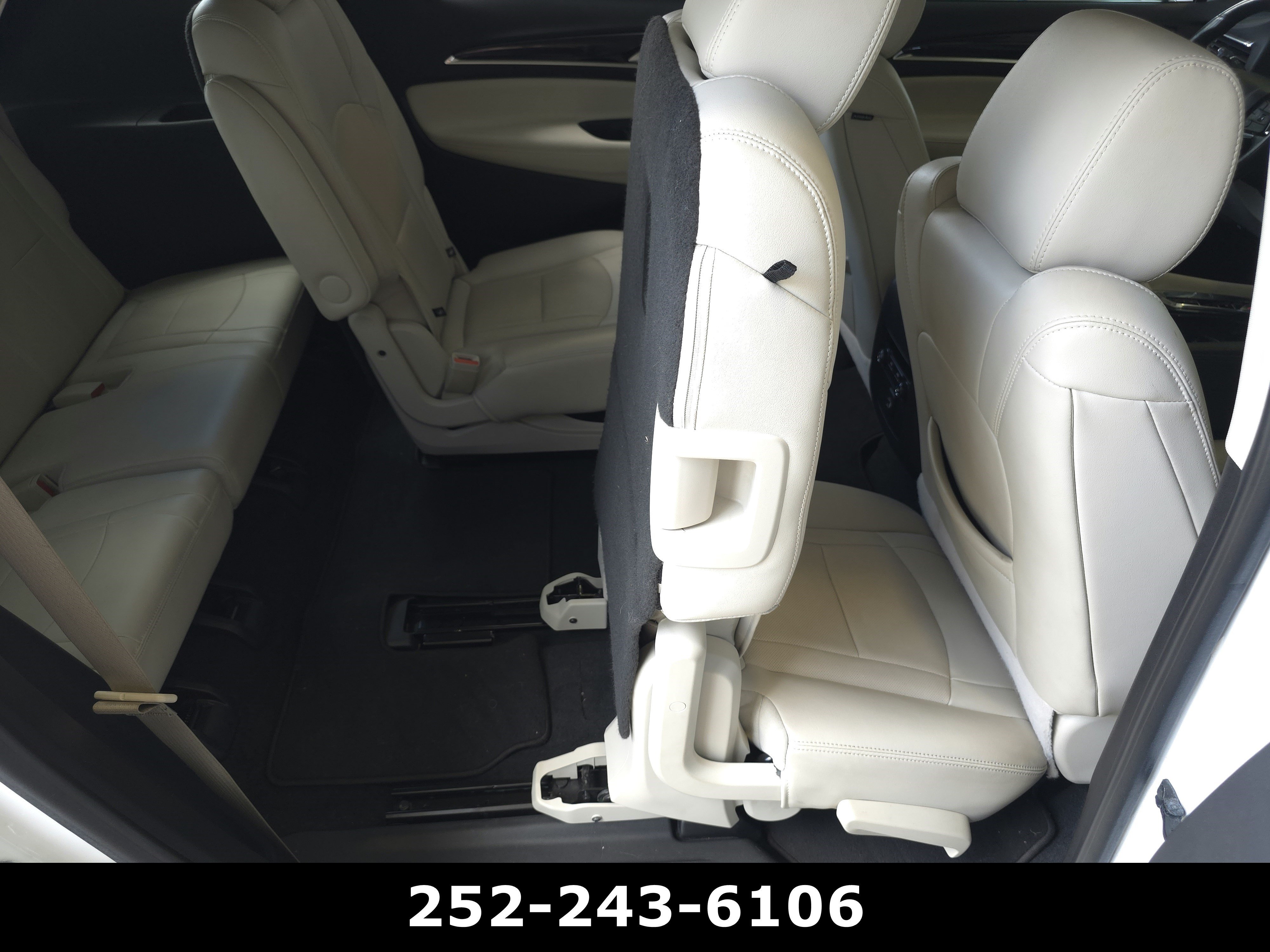 Used 2023 Summit White Buick Essence image 38