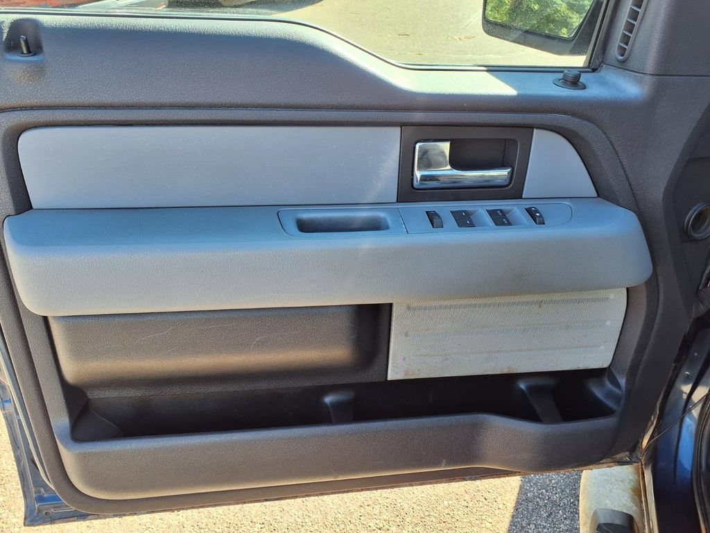 Used 2013 Blue Ford XLT image 13