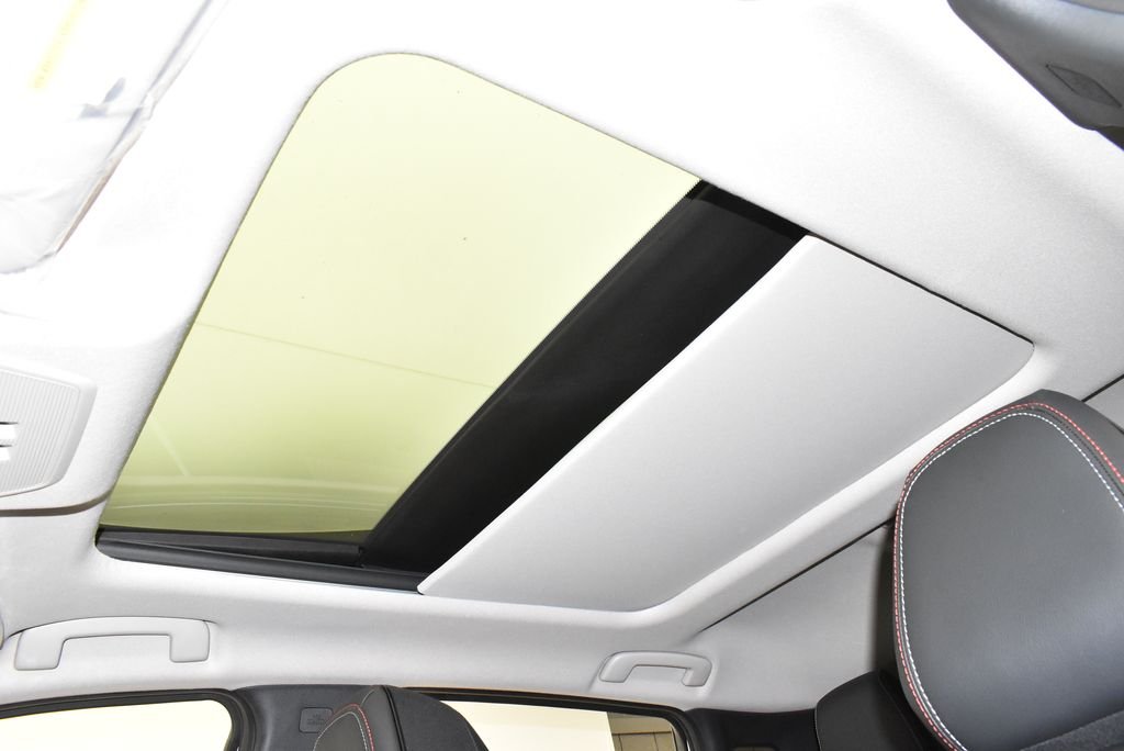 Certified Used 2025 White Nissan SR image 23