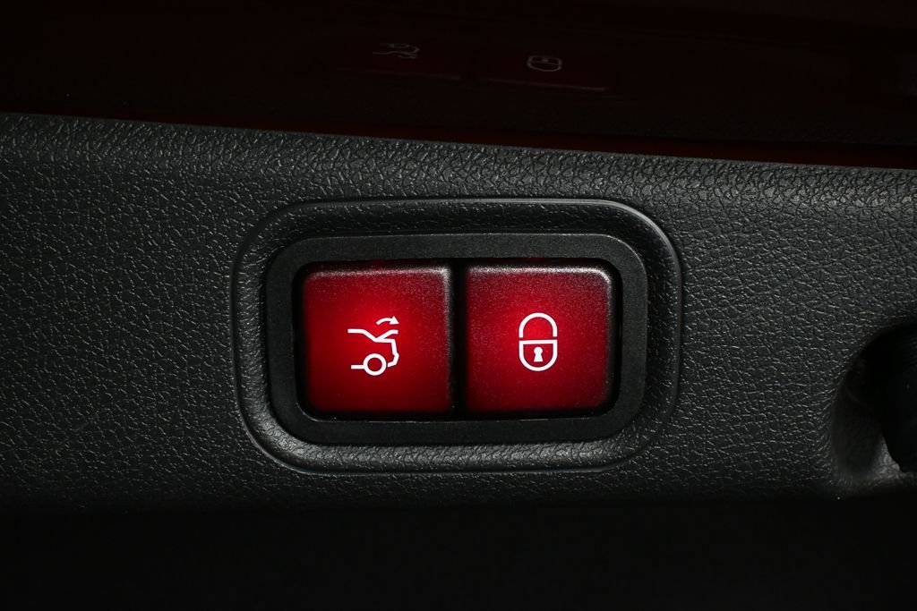 Used 2018 Red Mercedes-Benz E 300 image 29