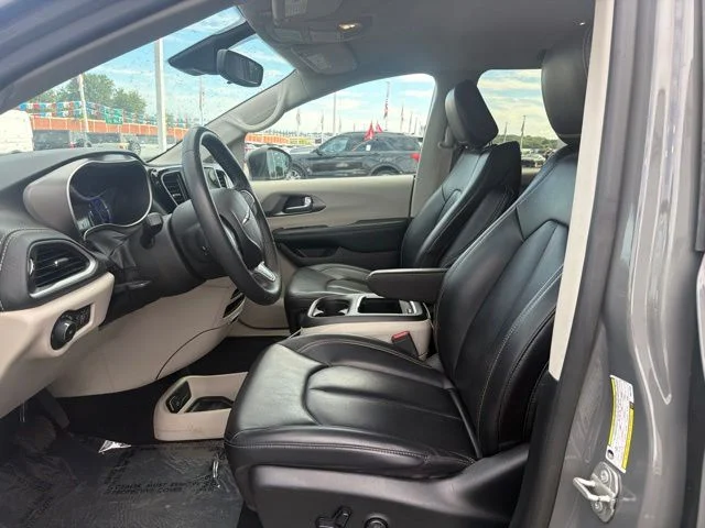 Certified Used 2023 Gray Clearcoat Chrysler Touring L image 11
